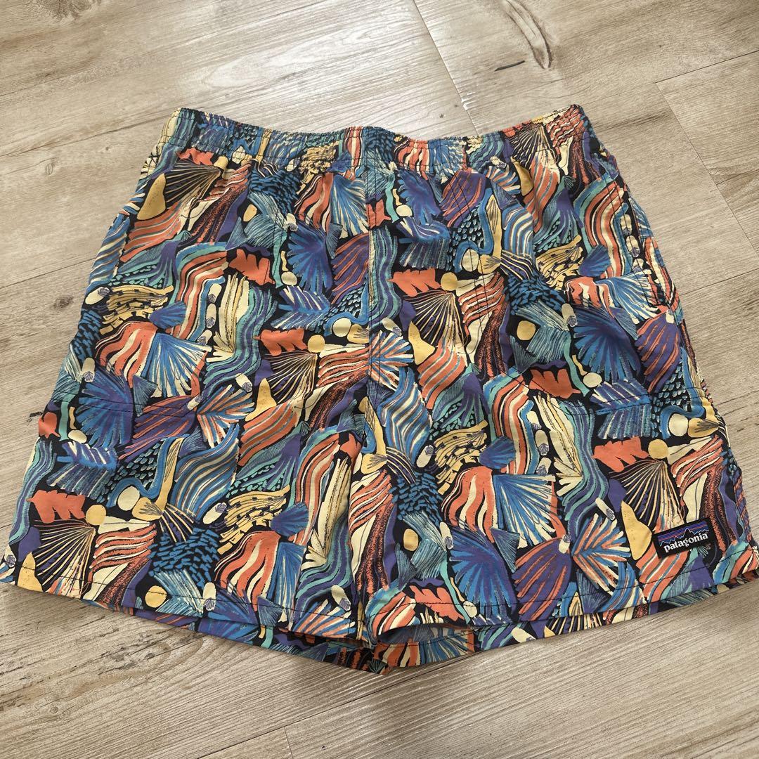 patagonia カラフルショートパンツ XXL キッズです