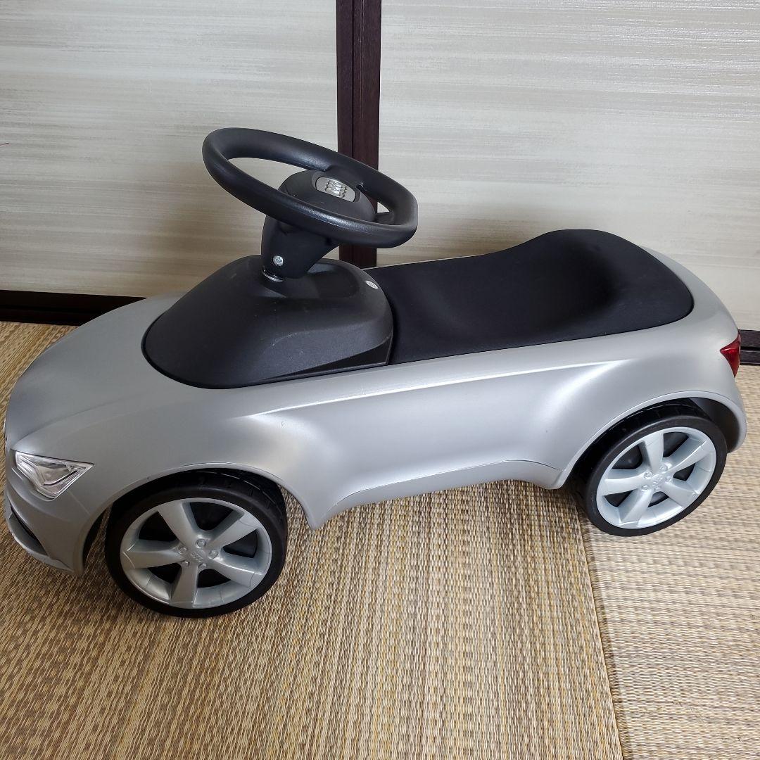 アウディ純正 乗用玩具 シルバー 子ども 乗り物 足けり 車 Audi
