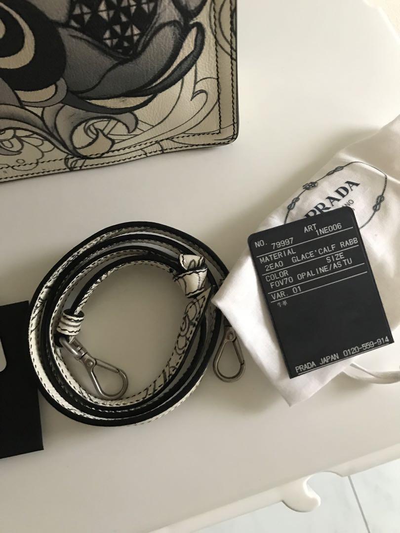 新品未使用　入手困難希少品　PRADA ショルダーバッグ ラビット　花柄
