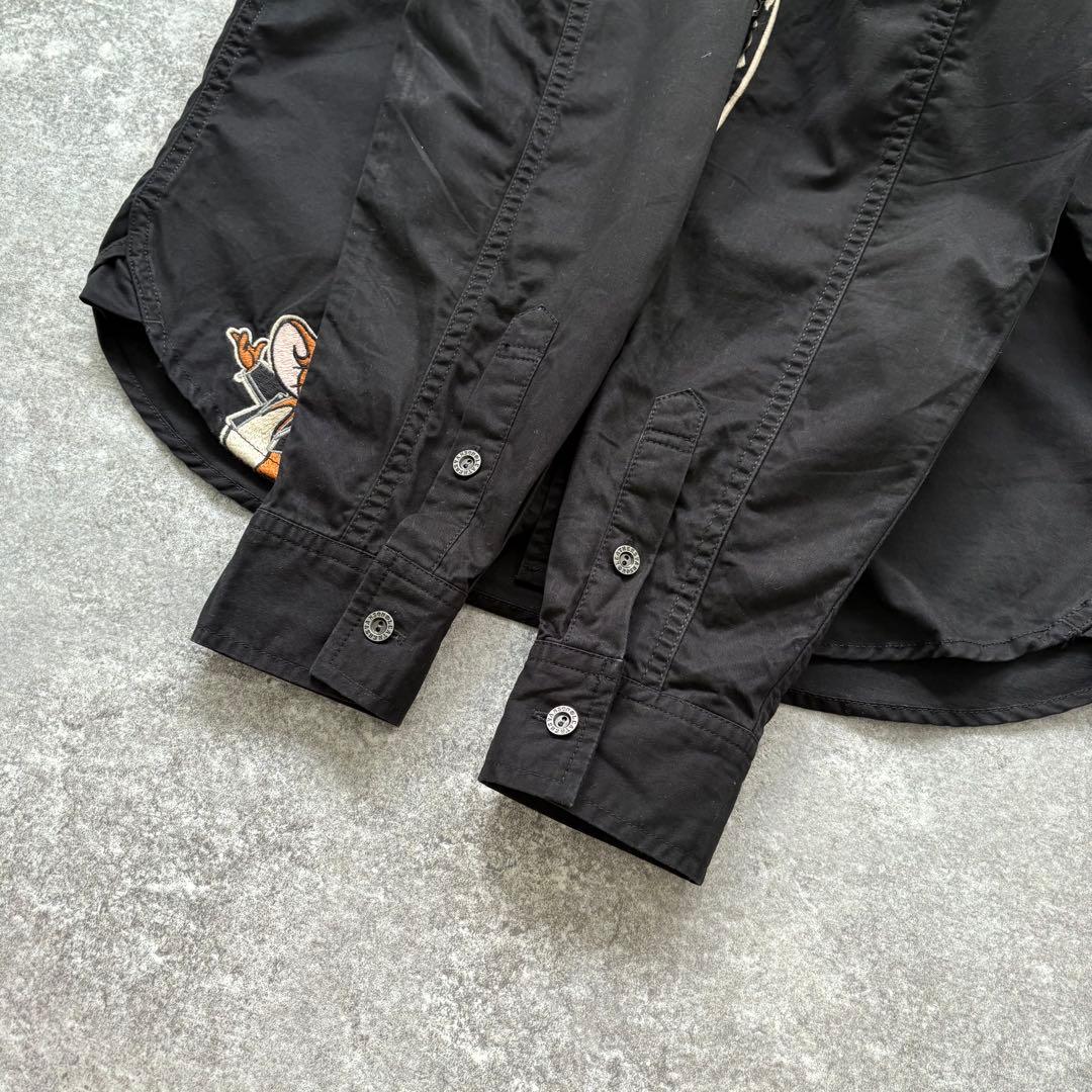 【VANSON】 バンソン トムとジェリー スカルピストン 長袖シャツ 刺繍 黒 【VANSON】 バンソン トムとジェリー スカルピストン 長袖シャツ 刺繍 黒