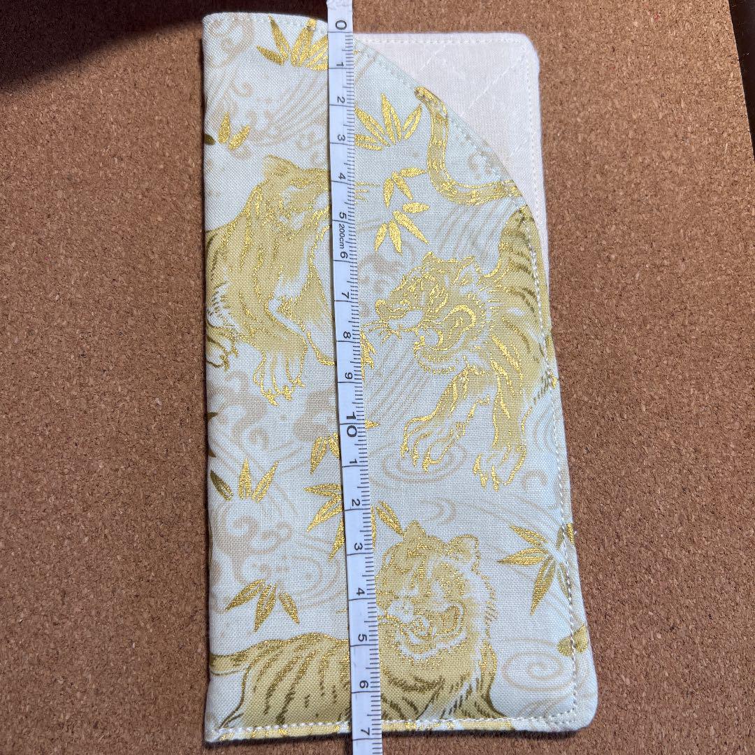 和柄 虎柄 オフホワイト×ゴールド メガネケース ハンドメイド - メルカリ 和柄 虎柄 オフホワイト×ゴールド メガネケース ハンドメイド - メルカリ