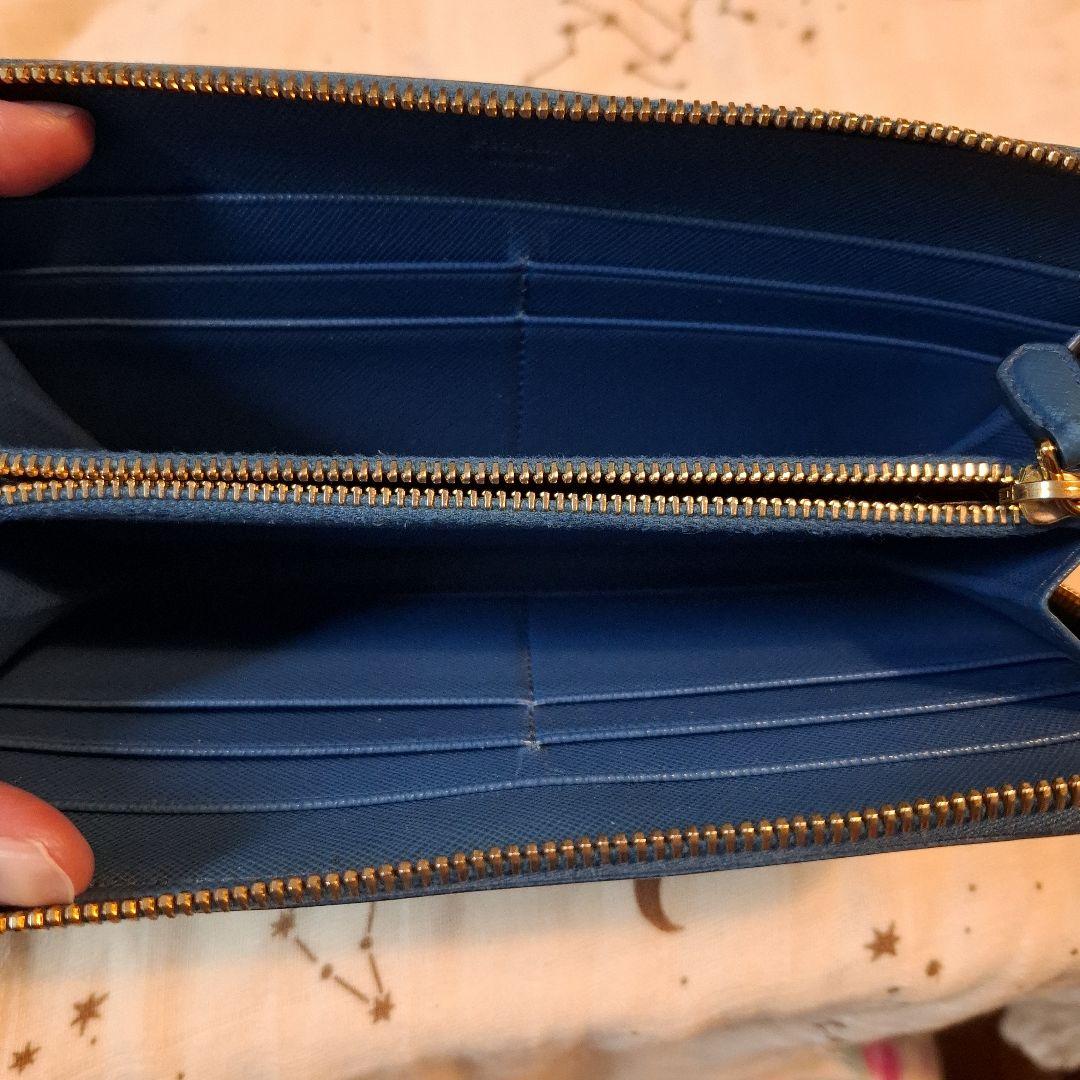PRADA 青 レザー 長財布　サフィアーノ