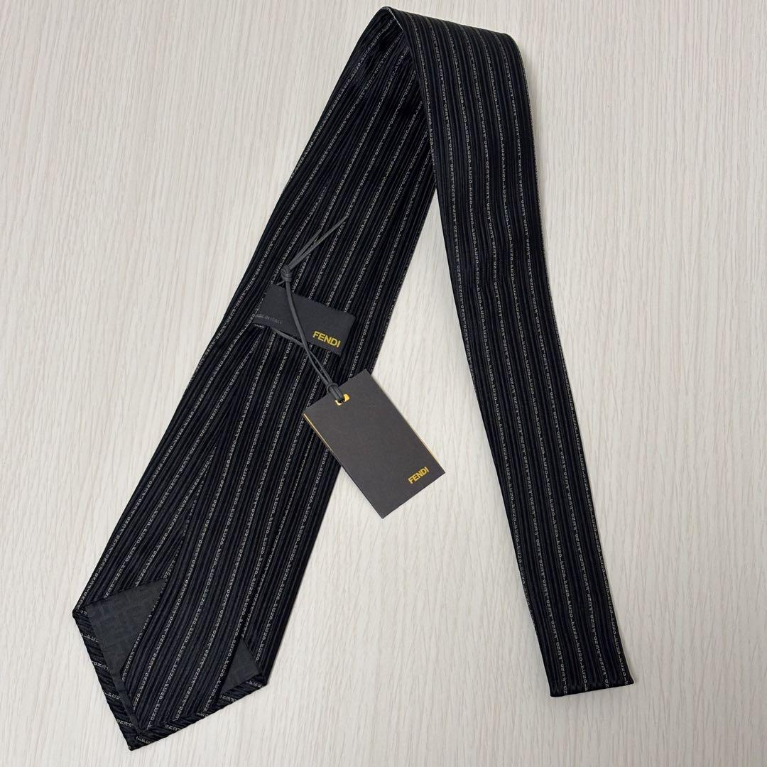 新品　未使用　FENDI フェンディ　ネクタイ ストライプ 高級