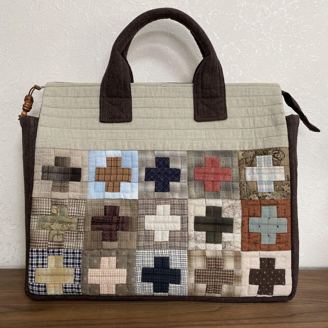 パッチワークキルトデザイン ボストンバッグ　ハンドメイド
