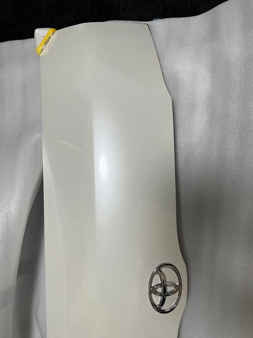 大特価放出!ハイエース6型標準(ナロー)純正ボンネット 外装、エアロ