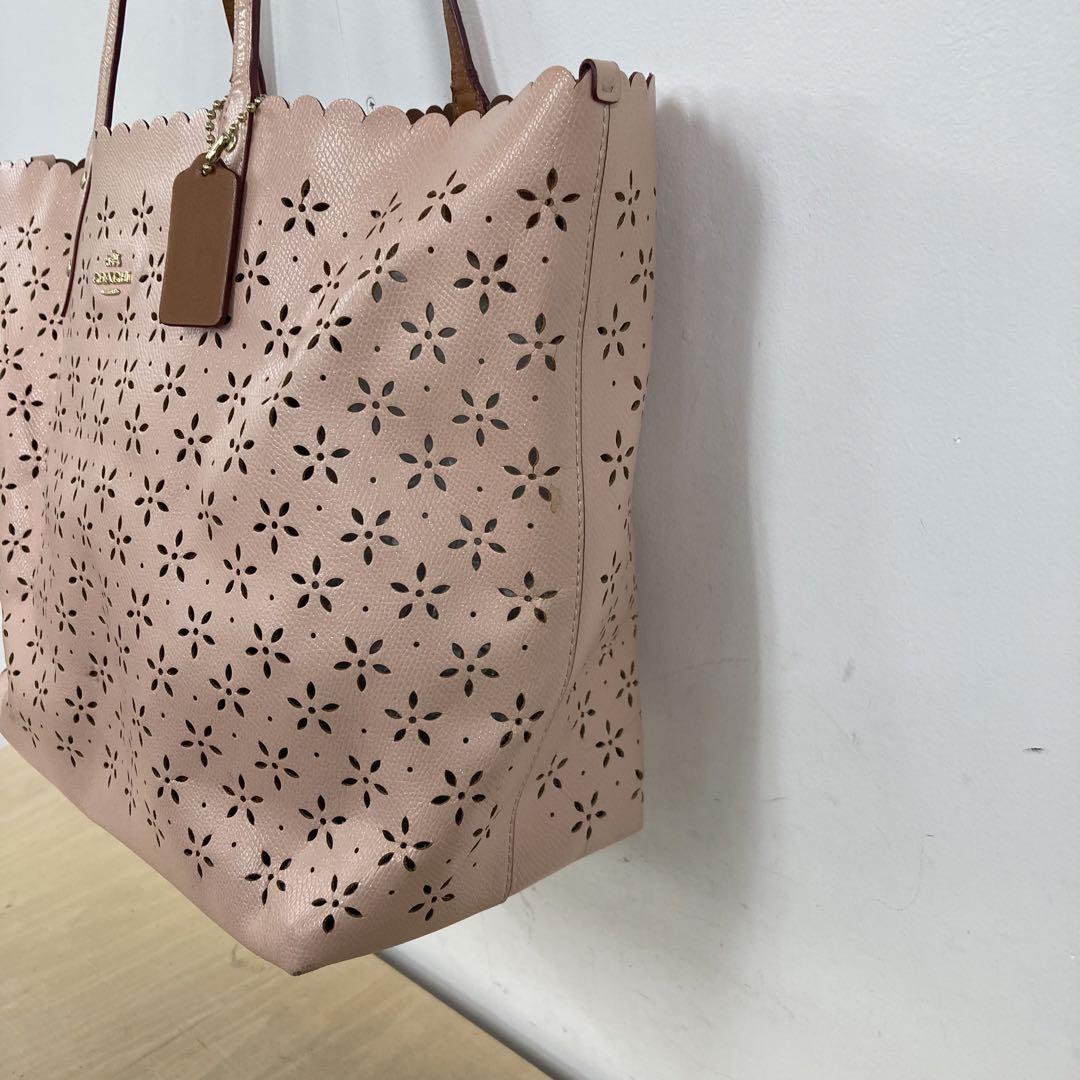 【極美品】COACH トートバッグ マディソン マギー パンチング フラワー COACH フラワーパンチング トートバッグ - メルカリ