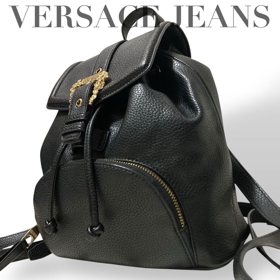 【未使用級】ヴェルサーチジーンズ　巾着リュック　バックパック　ロゴ金具　黒レザー