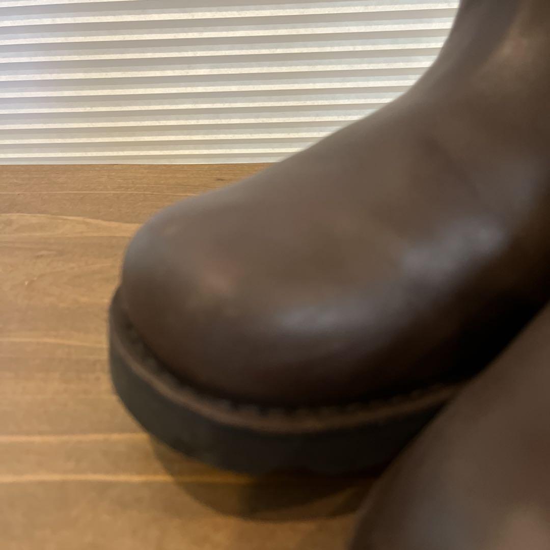 お UGG