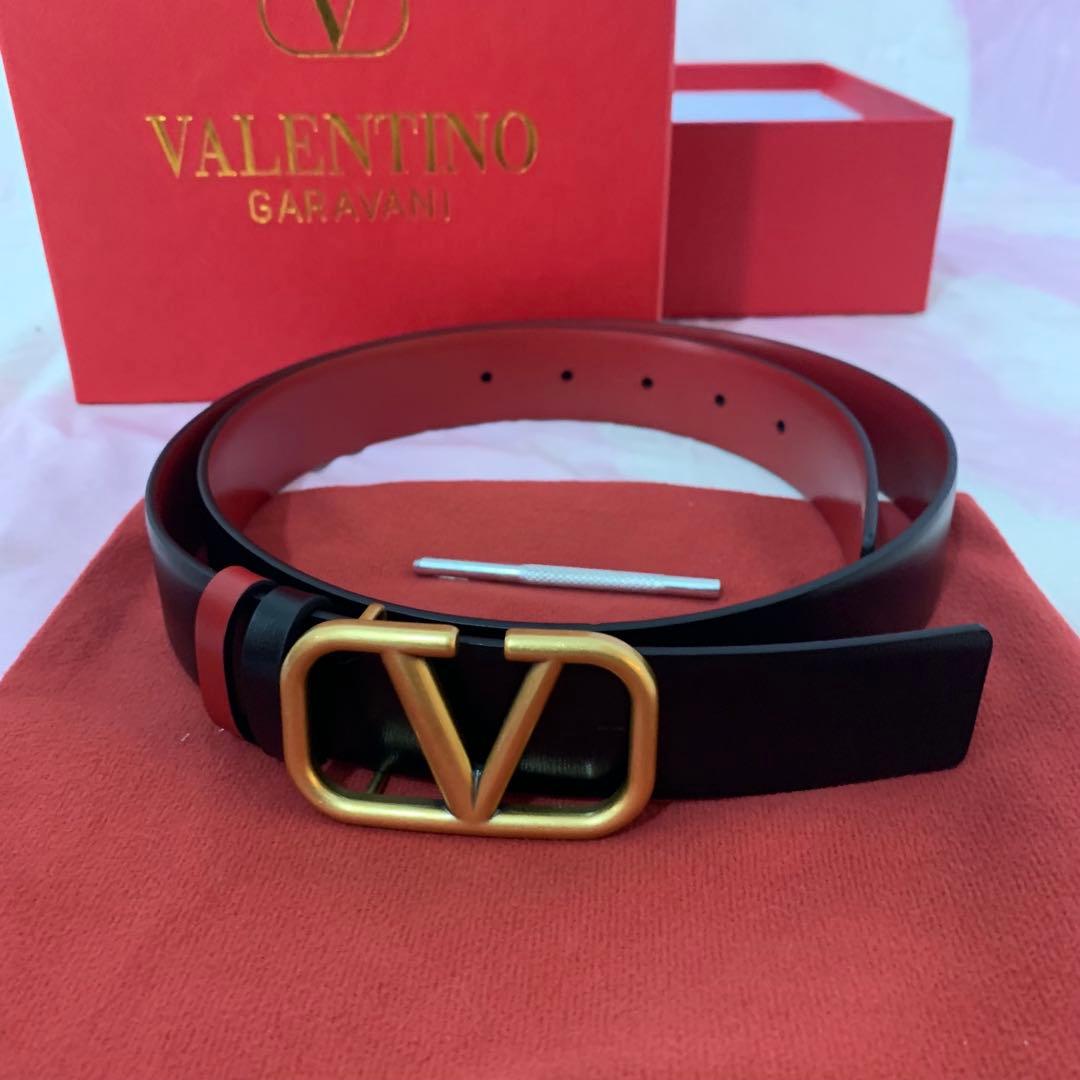 ヴァレンティノガラヴァーニ ベルト 黒/赤