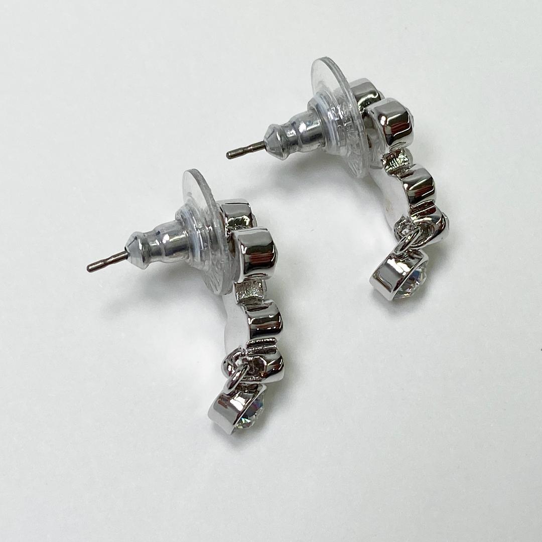 スワロフスキー ピアス クリスタル シルバーカラー