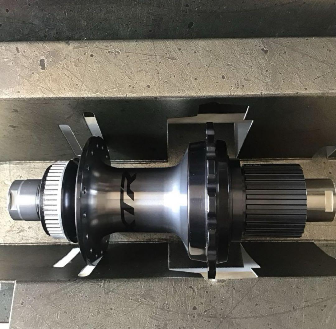 Shimano xtr リアハブ　142mm 12mm 32h 12s