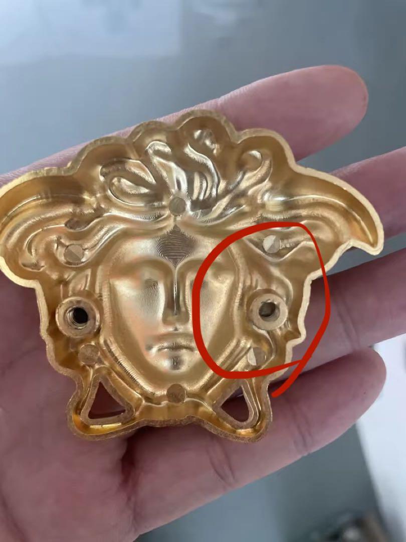 メデューサヘッドエンブレム 金・銀・黒　各カラー1個