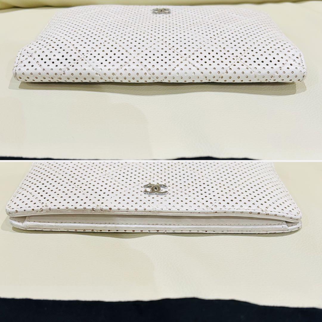CHANEL 美品 マトラッセ 白 長財布 パンチングレザー