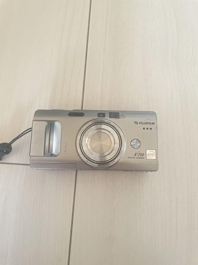 【ジャンク】富士フイルム FinePixF710 デジタルカメラ シルバー