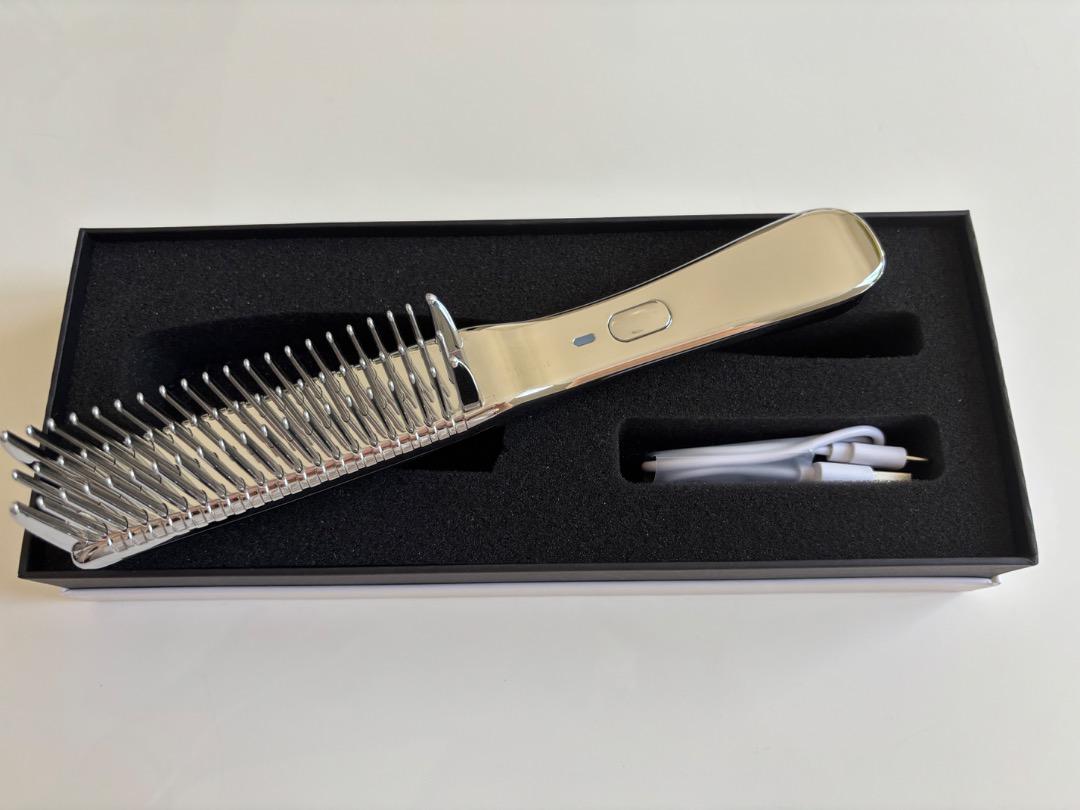［超美品］KARAMANビューティーブラシ 超美品 カラマン KARAMAN ビューティーヘアブラシ充電ケーブル