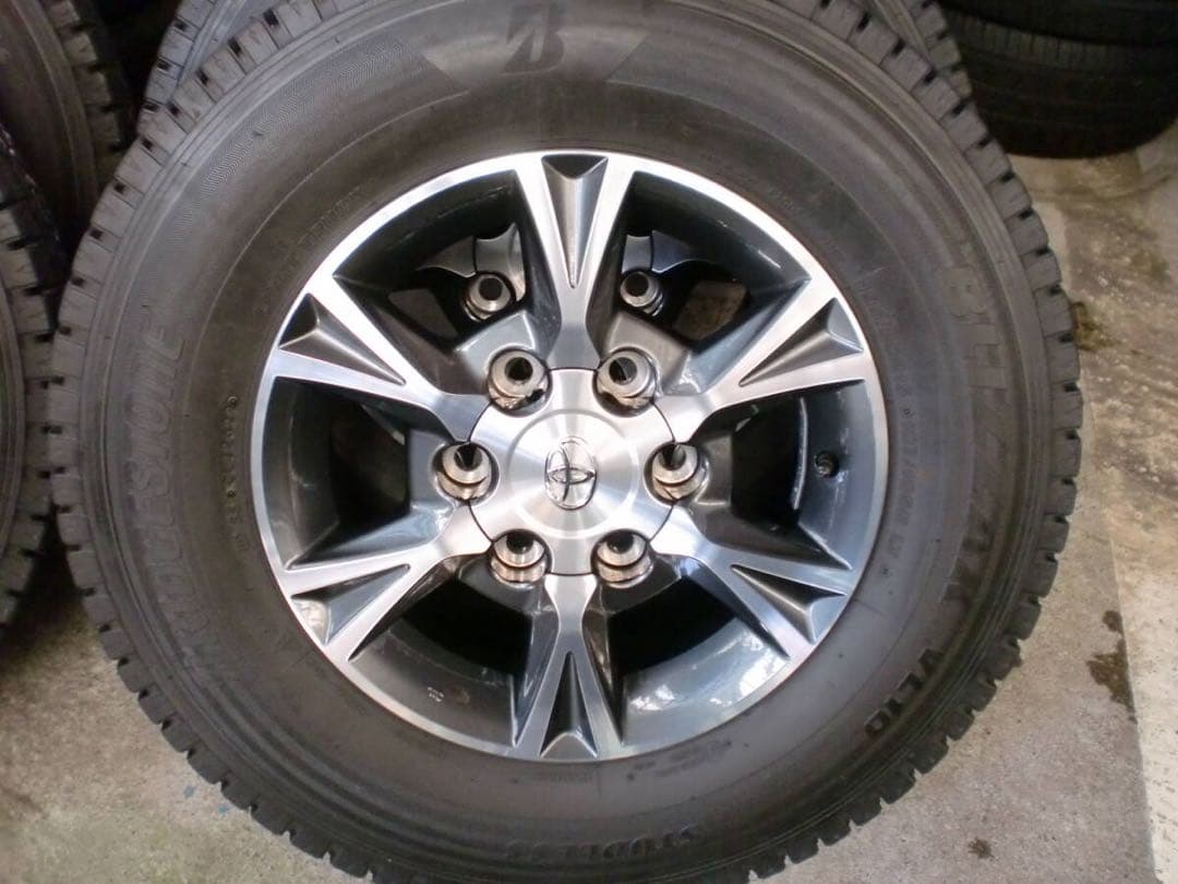 ブリヂストンスタッドレスVL10目立った傷や汚れなし