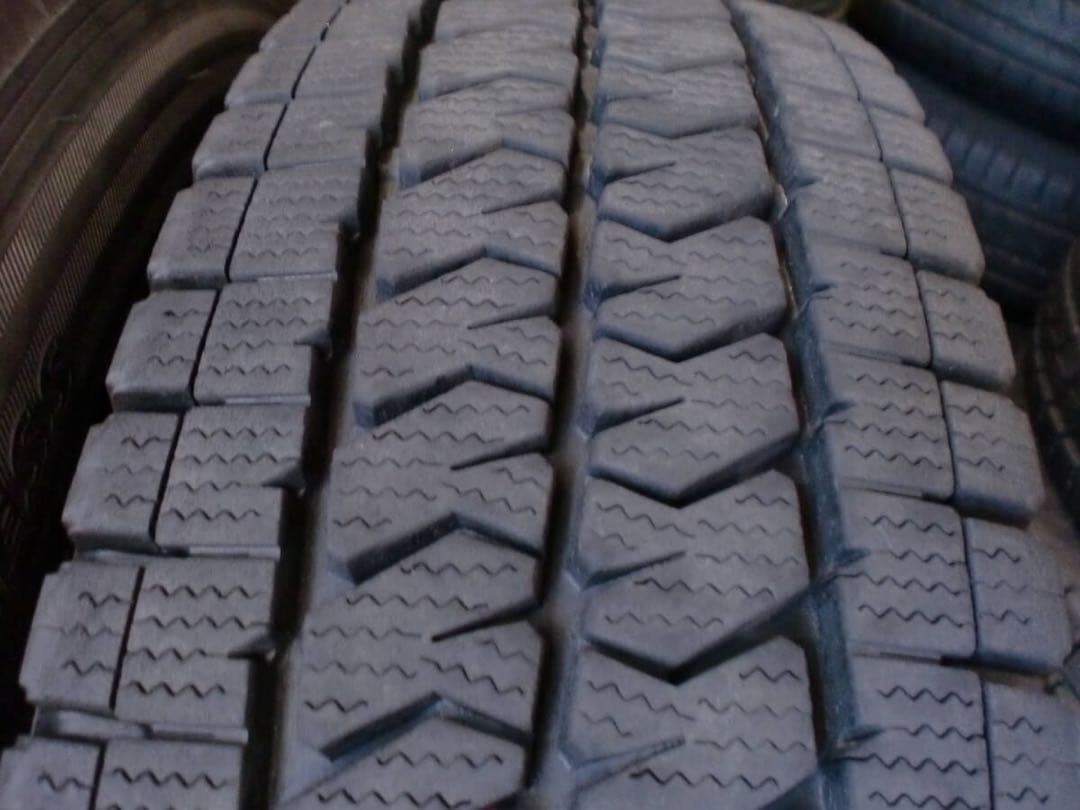 ブリヂストンスタッドレスVL10目立った傷や汚れなし