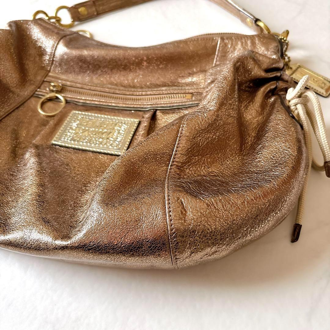 COACH ゴールドレザー 肩掛け ホーボー ショルダーバッグ ワッペン y2k COACH ゴールドレザー 肩掛け ホーボー ショルダーバッグ
