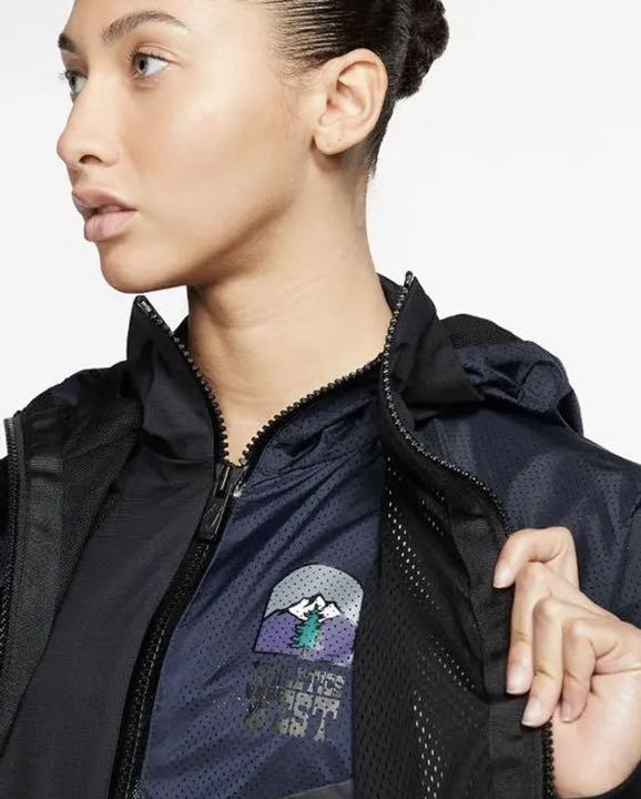 人気ショップが最安値挑戦!】 sacai NIKEコラボジャケット新品未使用 新年度予算案 NIKE XSサイズ ネイビー フーディー sacai × パーカー