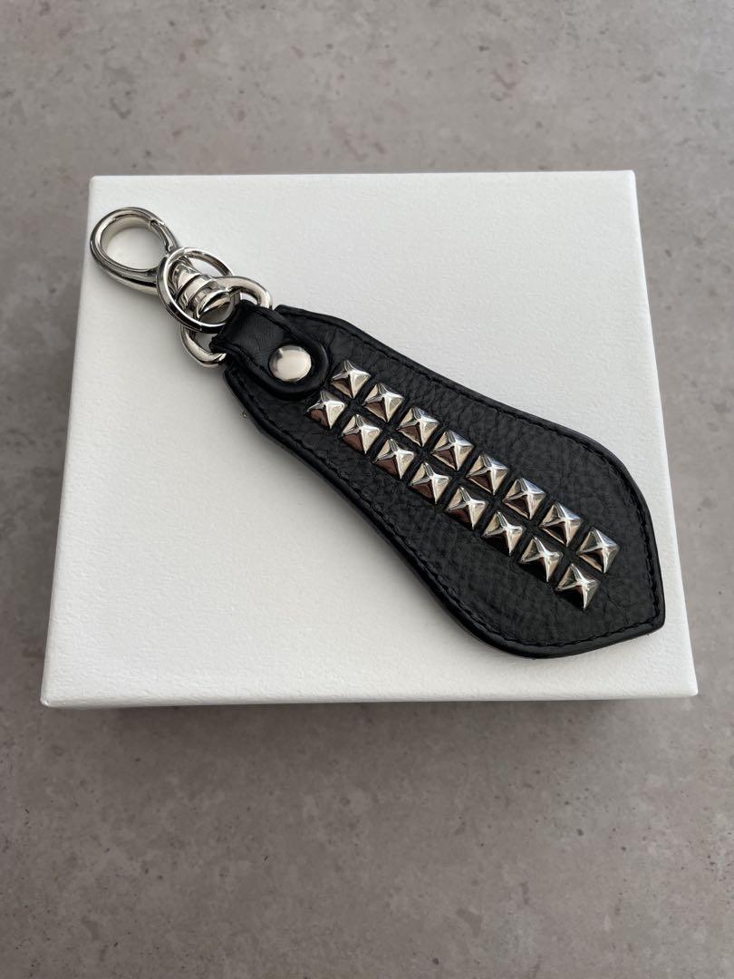 CILIER スタッズ付き黒レザーキーホルダー