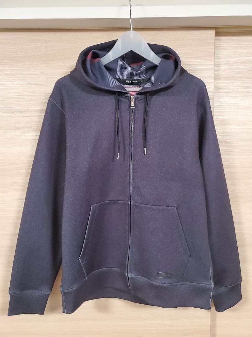 【新品】ブラックレーベルクレストブリッジ パーカー 黒 M バーバリー 417 【新品】ブラックレーベルクレストブリッジ パーカー 黒 M バーバリー 417
