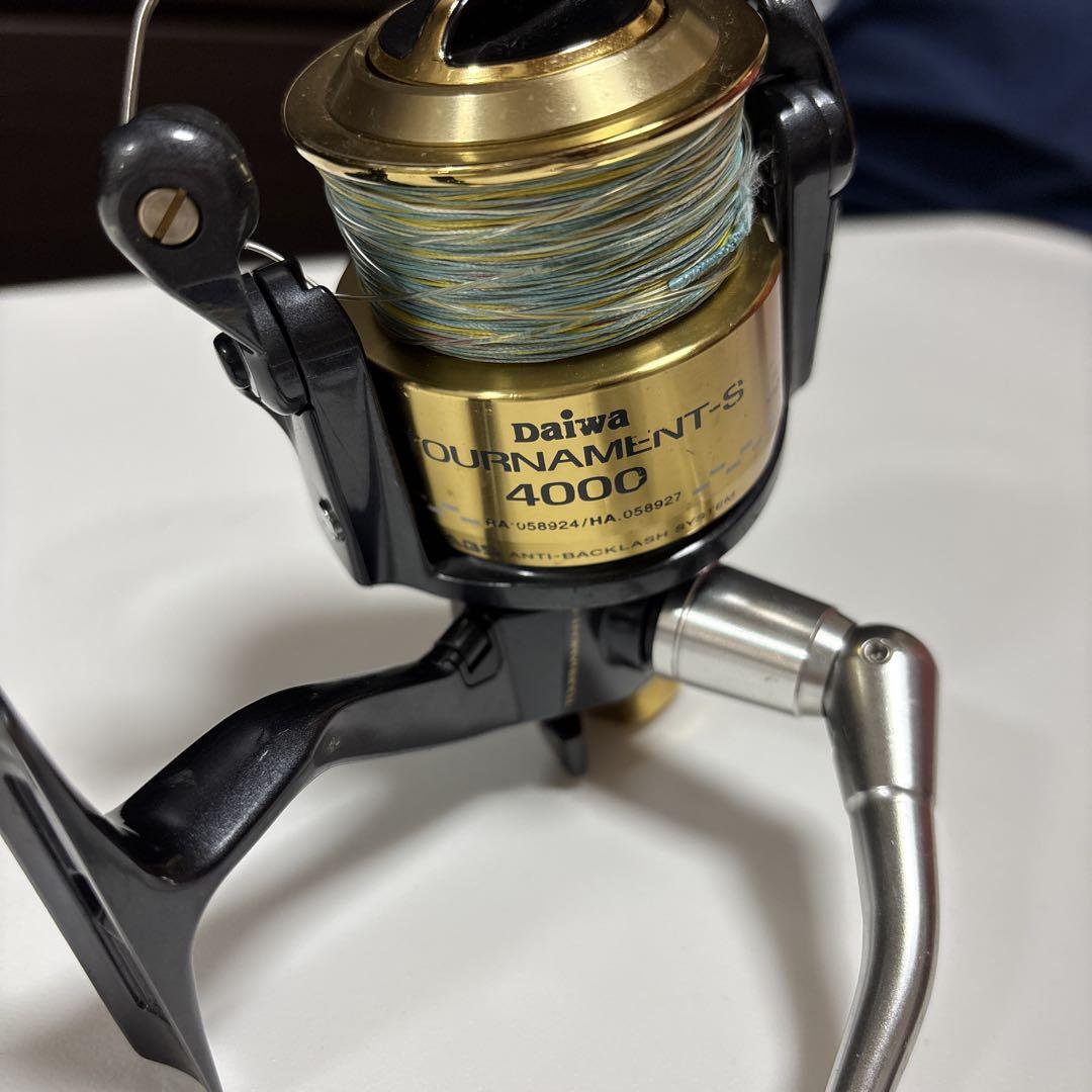 Daiwa TOURNAMENT-S 4000 スピニングリール