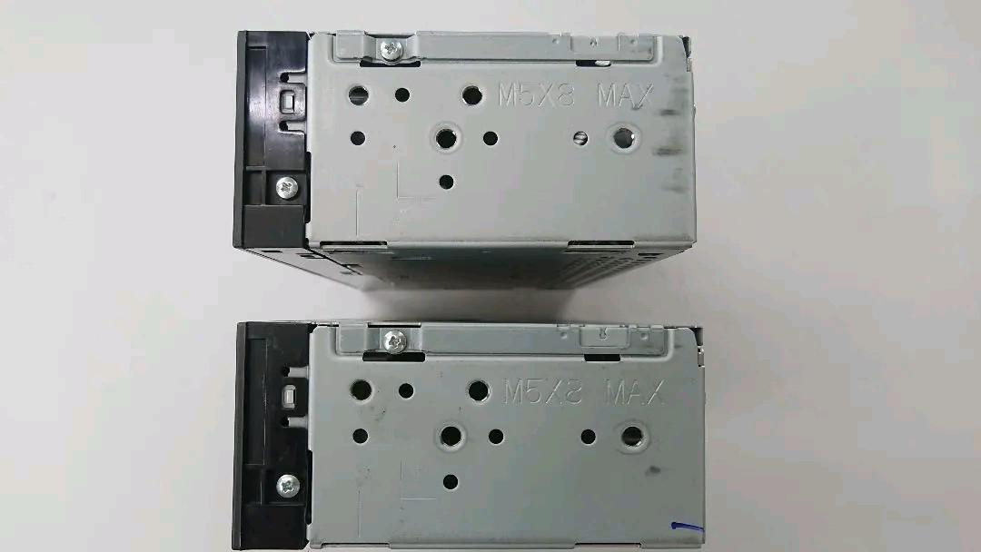 最安 新車外し 24V いすゞ純正 AUX付FMAMラジオ カーオーディオ