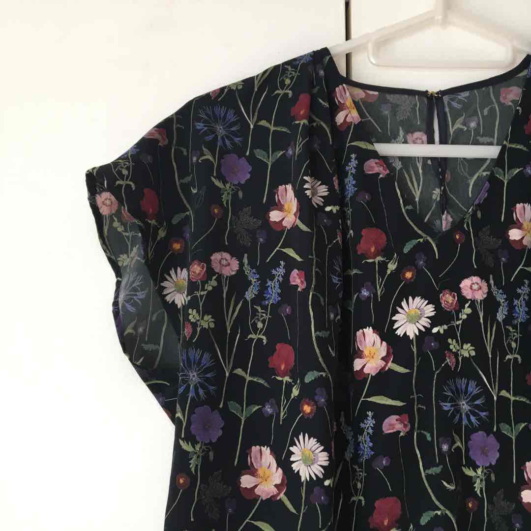 メルカリ 美品 ロペ Rope リバティプリントブラウス 花柄 フレア シャツ ブラウス 半袖 袖なし 15 600 中古や未使用のフリマ メルカリ 美品 ロペ Rope リバティプリントブラウス 花柄 フレア シャツ ブラウス 半袖 袖なし 15 600 中古や未使用のフリマ