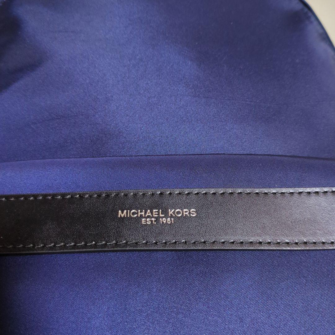 更にお値下げしました半額以下未使用MICHAEL KORS ネイビー リュック