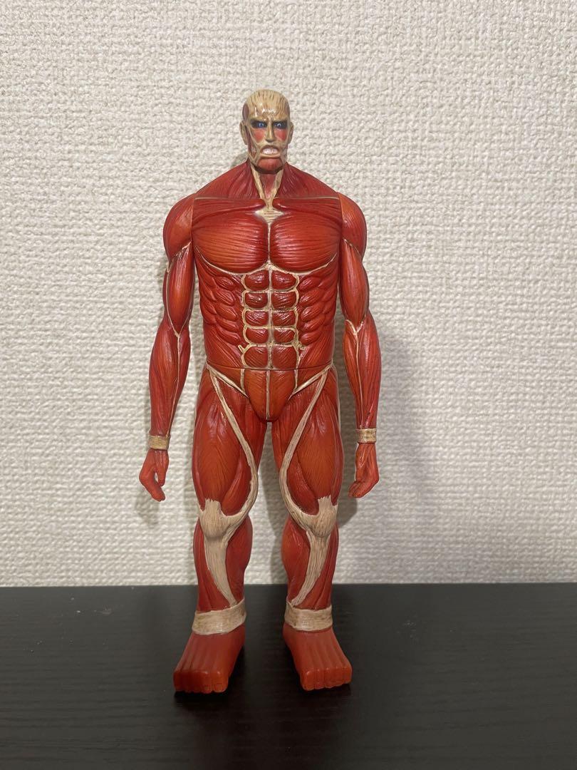 進撃の巨人 超大型巨人 ムキムキソフビフィギュア
