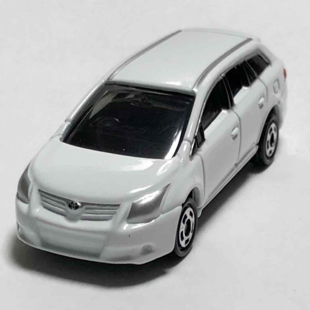 絶版トミカ No.98 トヨタ アベンシス NEWシール付 - メルカリ