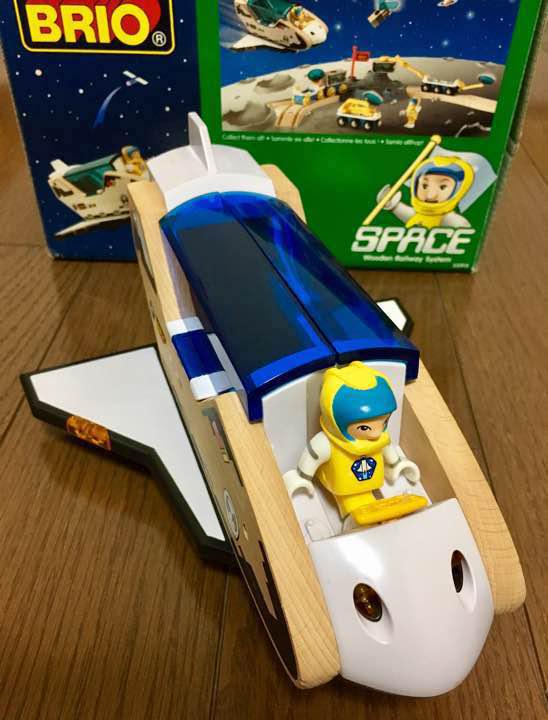 レア* 美品 ブリオ スペースシャトル 宇宙飛行士 ライト点滅 アウトレット通販 ブリオ 美品 レア* スペースシャトル ライト点滅 宇宙飛行士 知育玩具