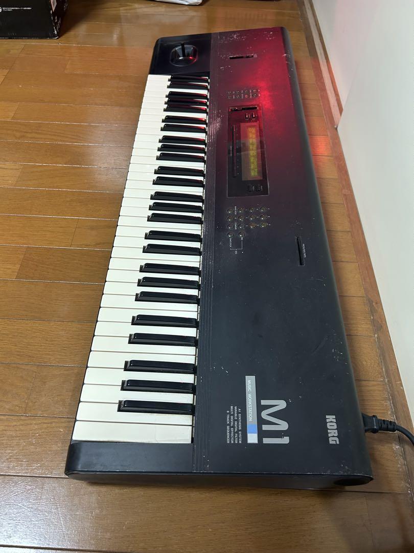 korg m1 シンセサイザー　コルグ　ジャンク品 korg m1 シンセサイザー コルグ ジャンク品