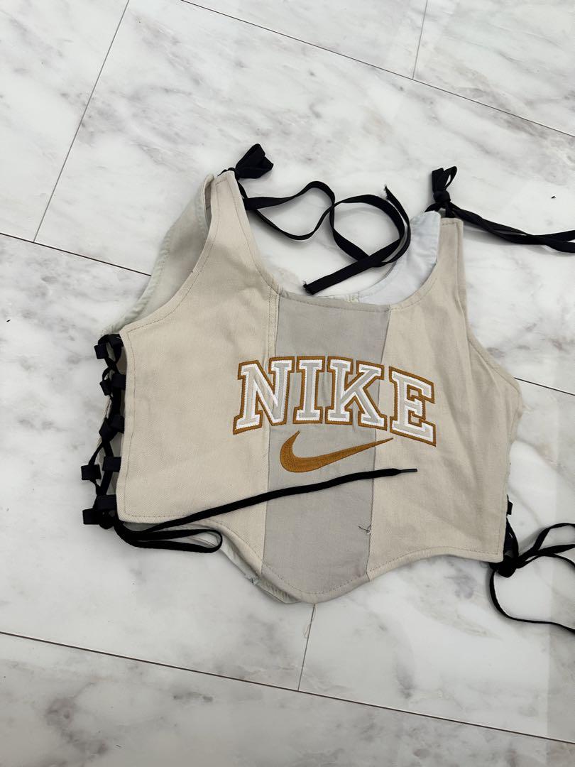 韓国 Nike(ナイキ) トップス(レディース) - 海外通販のBUYMA