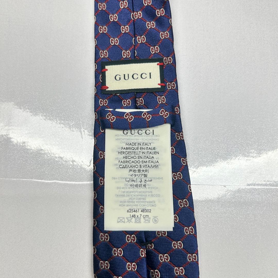 GUCCI グッチ 未使用級 近年タグ ネクタイGG柄 蜂 ビー 人気 ネイビー GUCCI グッチ 未使用級 近年タグ ネクタイGG柄 蜂 ビー 人気 ネイビー