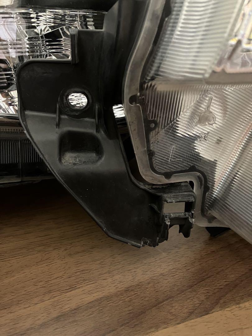 ダイハツ　LA600S タントカスタム　純正LEDヘッドライト 左右セット