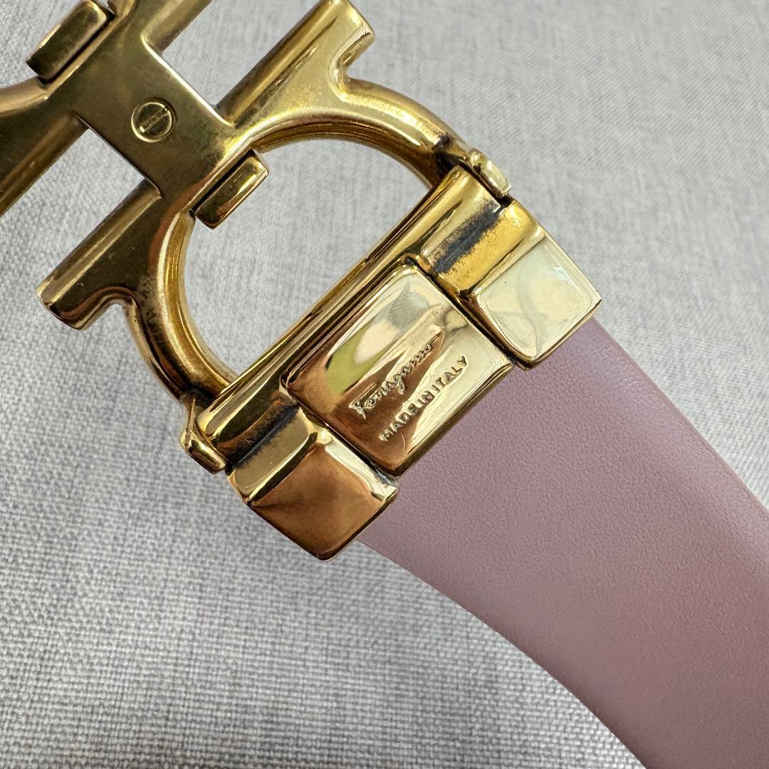 新品 Ferragamo ガンチーニ レディースベルト ゴールド金具ピンク100 新品 Ferragamo ガンチーニ レディースベルト ゴールド金具ピンク100