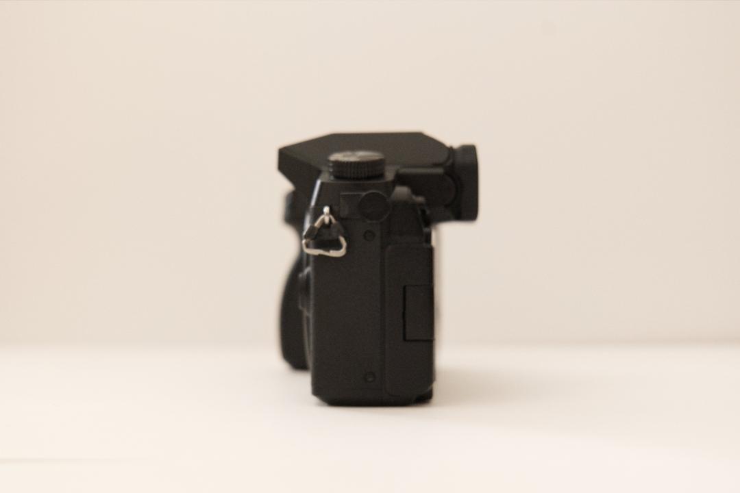 【美品】Panasonic Lumix DMC-G7 ミラーレス一眼レフ ボディ