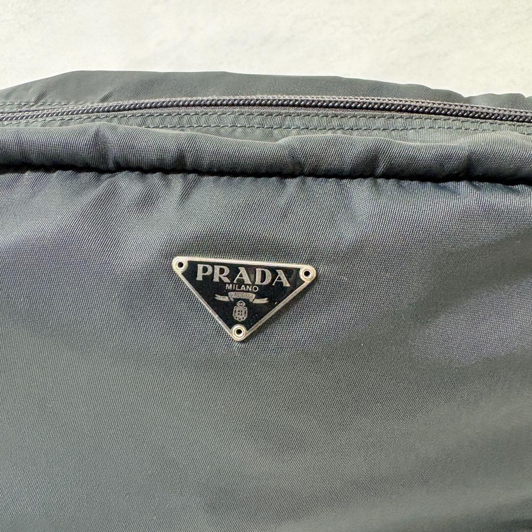 美品 PRADA プラダ 三角ロゴ ナイロン ポーチ チャコールグレー