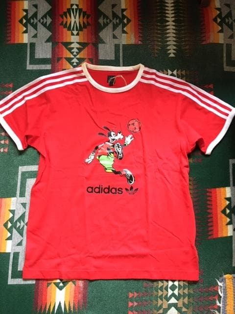 メルカリ Adidas Sportgoofy アディダス ディズニー Tシャツ Tシャツ カットソー 半袖 袖なし 2 900 中古や未使用のフリマ