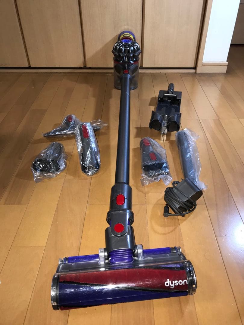 激安の ダイソンSV11Dyson V7コードレスクリーナー掃除機 ①
