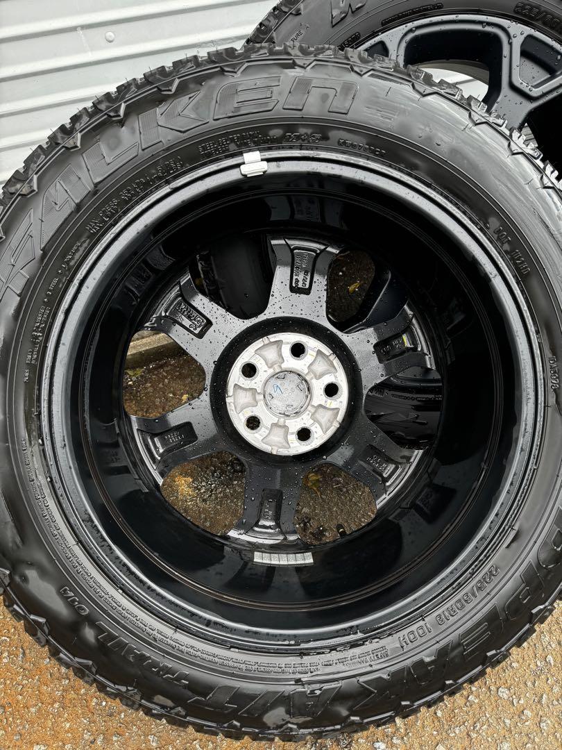 RAV4 アドベンチャー 純正 225/60R18 美品