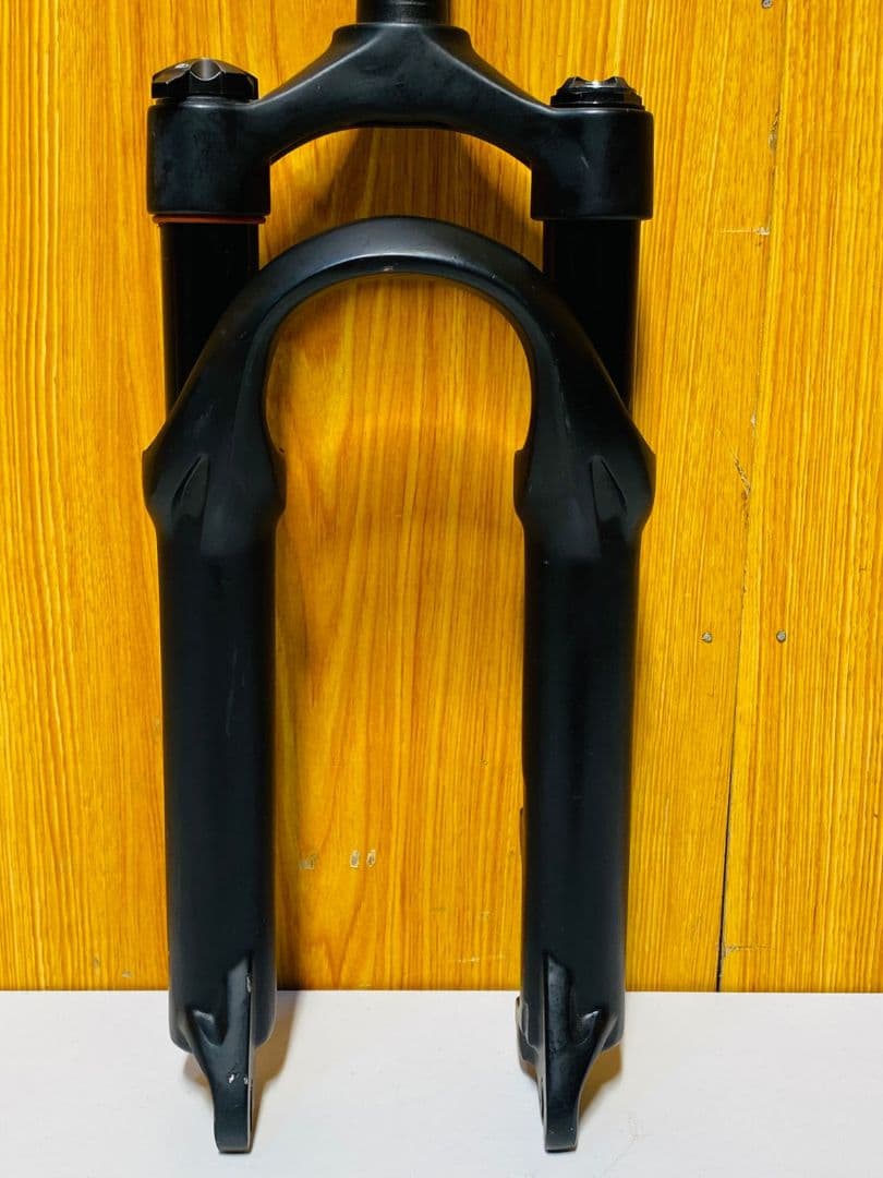 サスペンションフォーク目立った傷や汚れなし