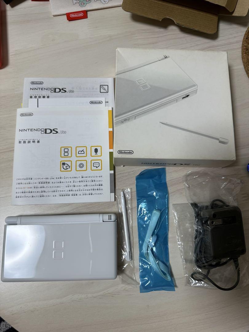 ニンテンドーDS Lite ホワイト 本体ニンテンドーDS