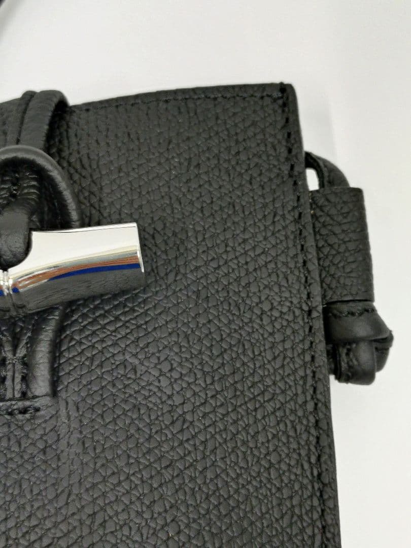 LONGCHAMP ロンシャン ブラック レザー スマホ ショルダーバッグ