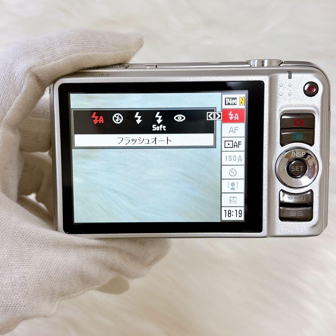 美品✨カシオ EXILIM EH H15 デジカメ コンデジ シルバー 美品✨カシオ EXILIM EH H15 デジカメ コンデジ シルバー