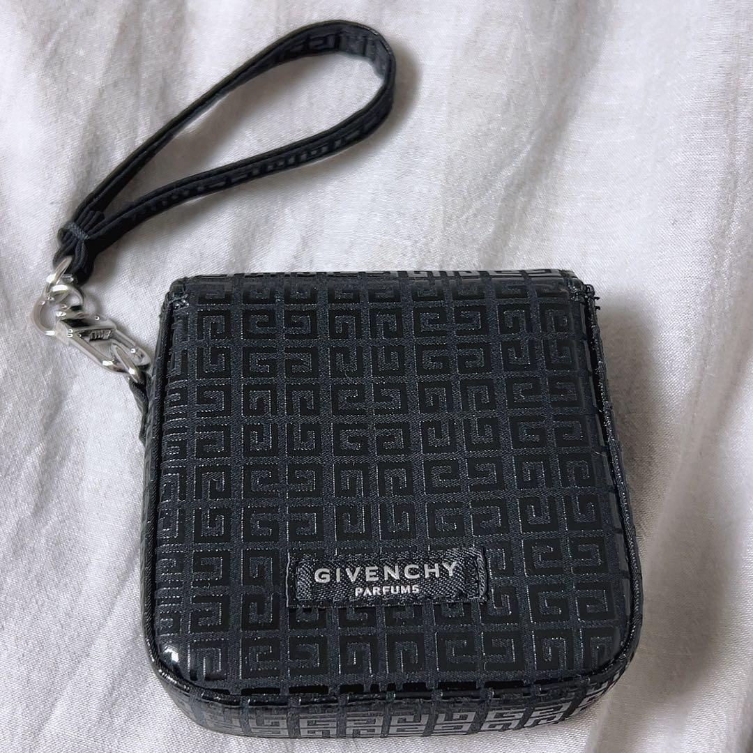GIVENCHY ノベルティ ポーチ - メルカリ
