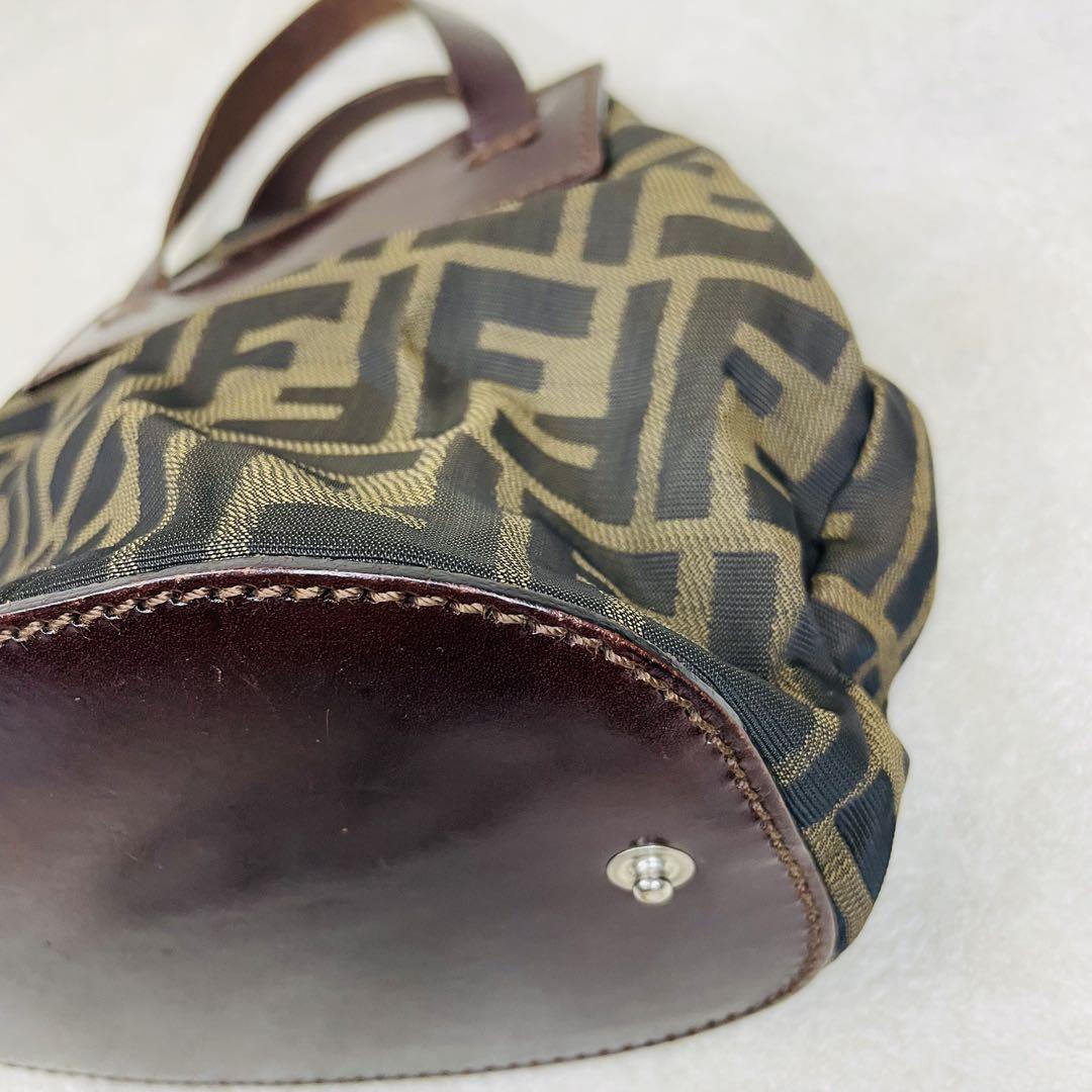 FENDI フェンディ アクセサリーポーチ ハンドバッグ ズッカ