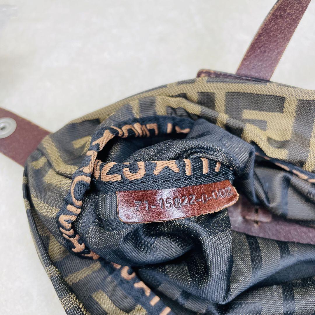 FENDI フェンディ アクセサリーポーチ ハンドバッグ ズッカ