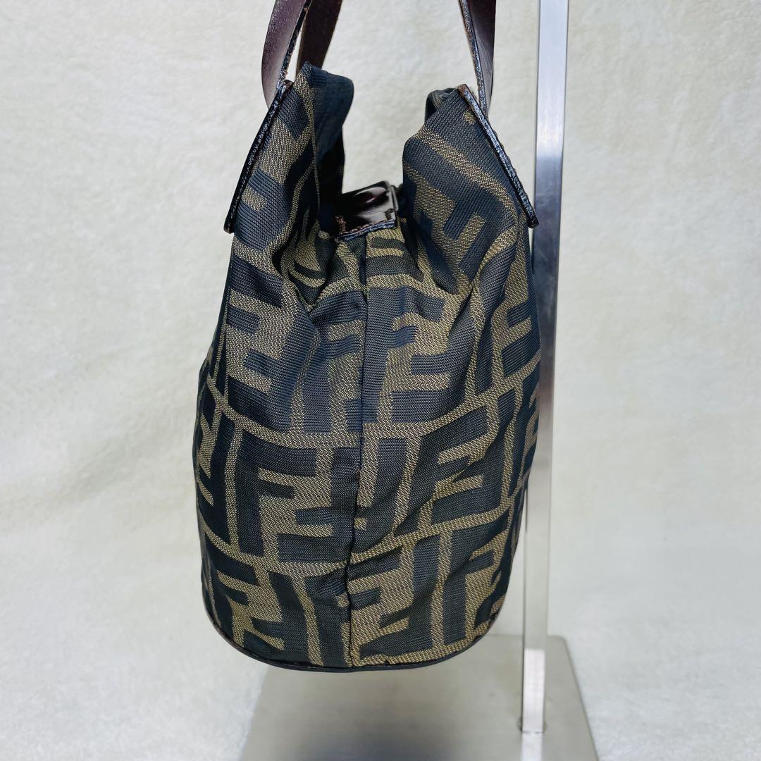 FENDI フェンディ アクセサリーポーチ ハンドバッグ ズッカ